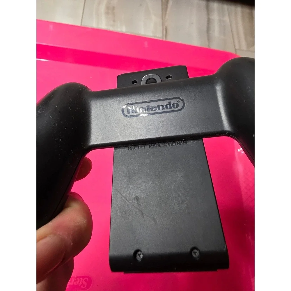 Nintendo Switch Joy-Con Grip Controller Attachment Black‎ HAC-011 OEM Accessory
